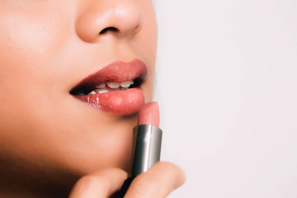 Направи устните си готови за целувка с козметично студио HR Shine!